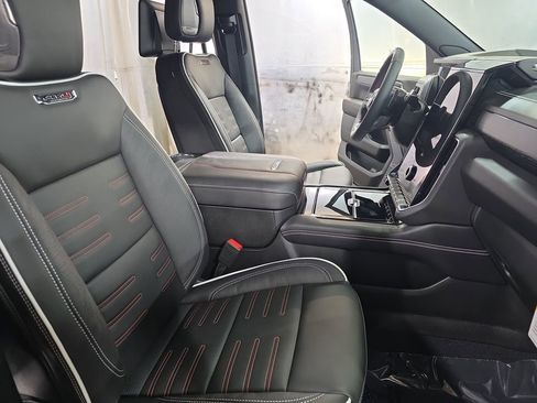 New 2026 GMC Yukon AT4 Ultimate w/ LPO, Floor Liner Package image 10