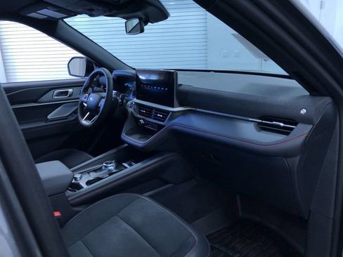 Used 2025 Ford Explorer ST w/ Sun And Sound Package AWD/4WD image 24