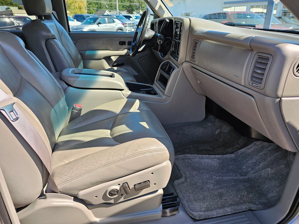 Used 2003 Chevrolet Silverado 2500 LT AWD/4WD image 12