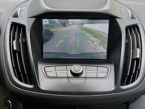 Used 2019 Ford Escape SE image 10