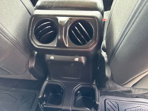 Used 2020 Jeep Wrangler Unlimited Sport AWD/4WD image 32