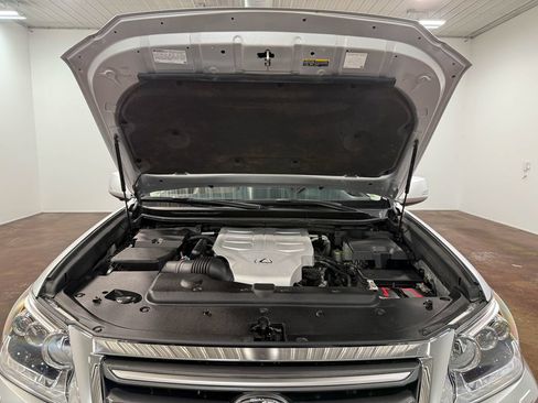 Used 2017 Lexus GX 460 Luxury AWD/4WD image 19