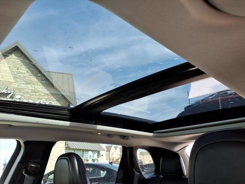 Used 2022 Jeep Cherokee Limited image 23