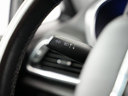 Used 2019 Chrysler Pacifica Limited w/ Advanced Safetytec Group image 14