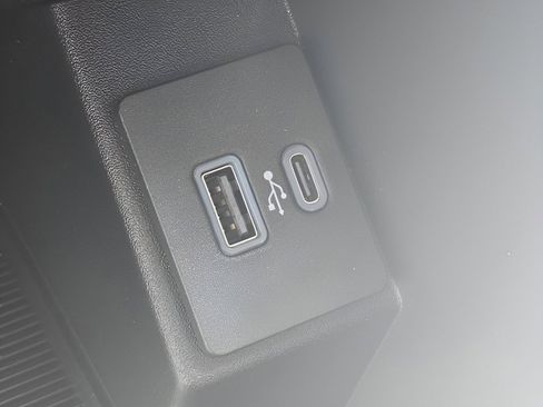 New 2024 Ford Edge SE image 7