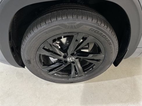 New 2026 Volkswagen Atlas Cross Sport SEL R-Line AWD/4WD image 11