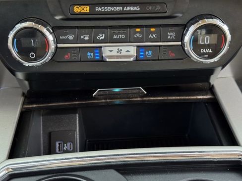 Used 2022 Ford F250 Lariat w/ Lariat Value Package AWD/4WD image 19