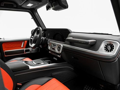 Used 2025 Mercedes-Benz G 63 AMG 4MATIC image 16