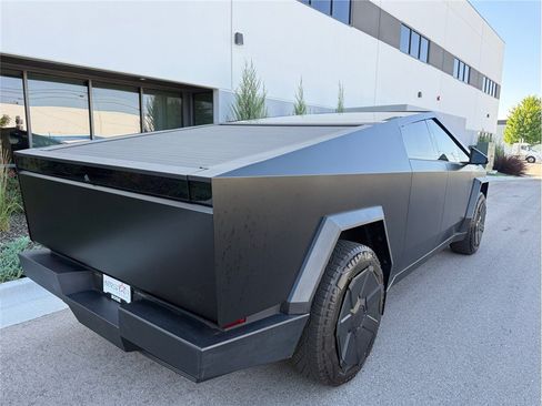 Used 2024 Tesla Cybertruck Cyberbeast AWD/4WD image 46