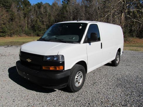 Used 2021 Chevrolet Express 2500 w/ Driver Convenience Package image 2