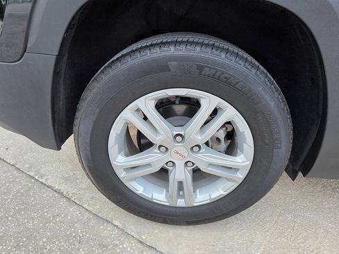 Used 2024 GMC Terrain SLE FWD image 17