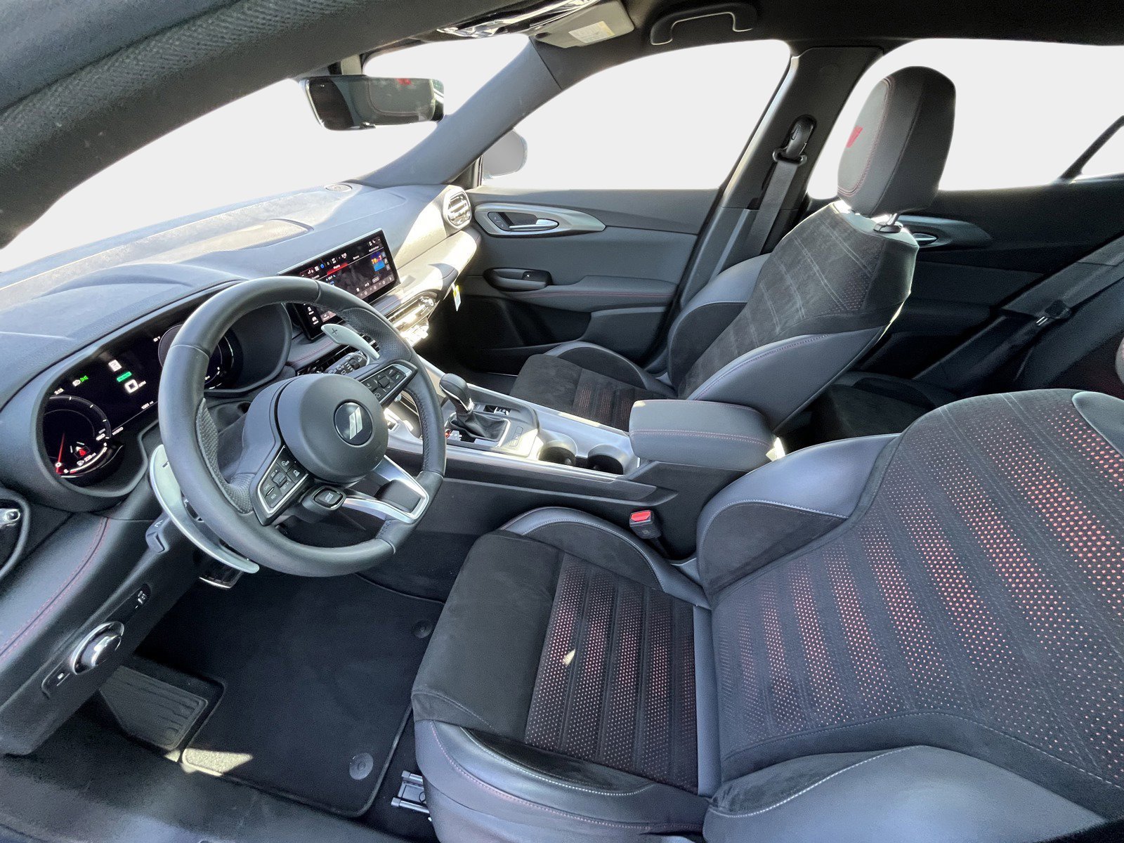 Used 2024 Dodge Hornet R/T w/ Track Pack AWD/4WD image 9