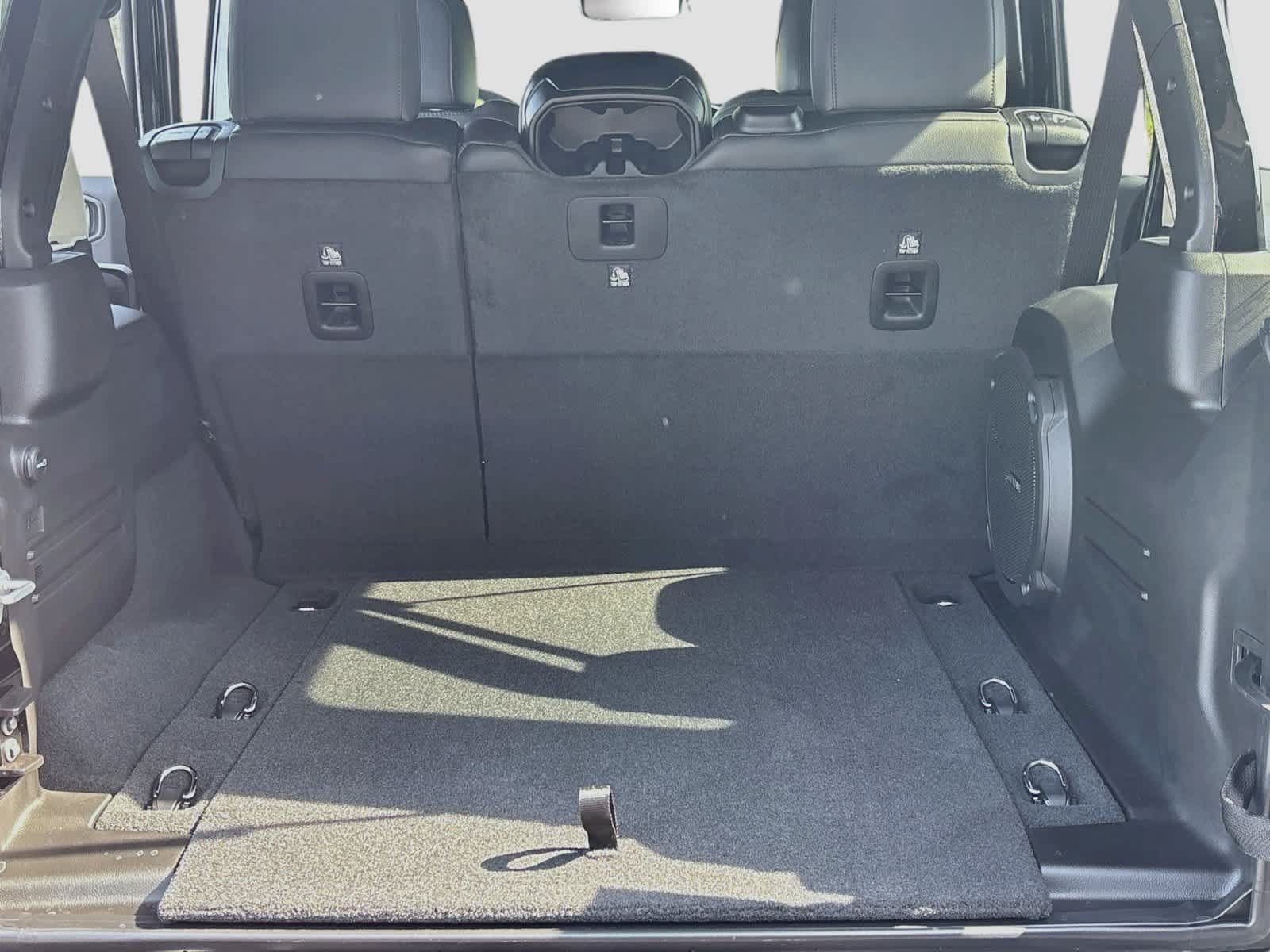 New 2026 Jeep Wrangler Unlimited Sahara AWD/4WD image 27