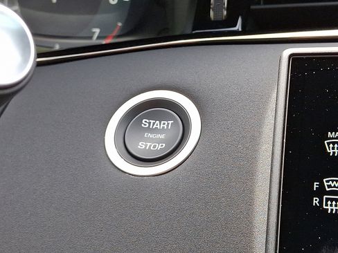 Used 2025 Land Rover Range Rover Evoque S image 24