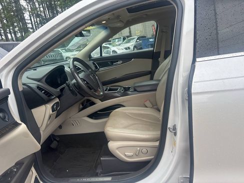 Used 2019 Lincoln Nautilus Reserve FWD image 8