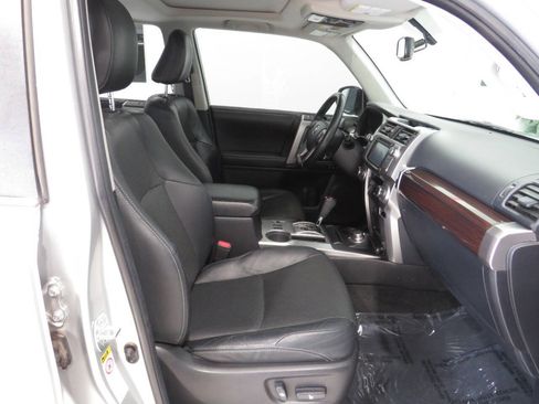 Used 2014 Toyota 4Runner Limited AWD/4WD image 10