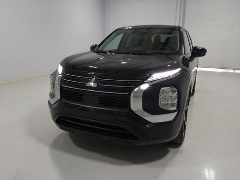 Used 2022 Mitsubishi Outlander ES AWD/4WD image 15
