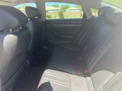 Used 2018 Honda Accord Touring image 15