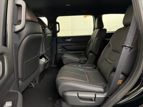 New 2026 Nissan Armada SL w/ Captain's Chari Seat Package AWD/4WD image 16