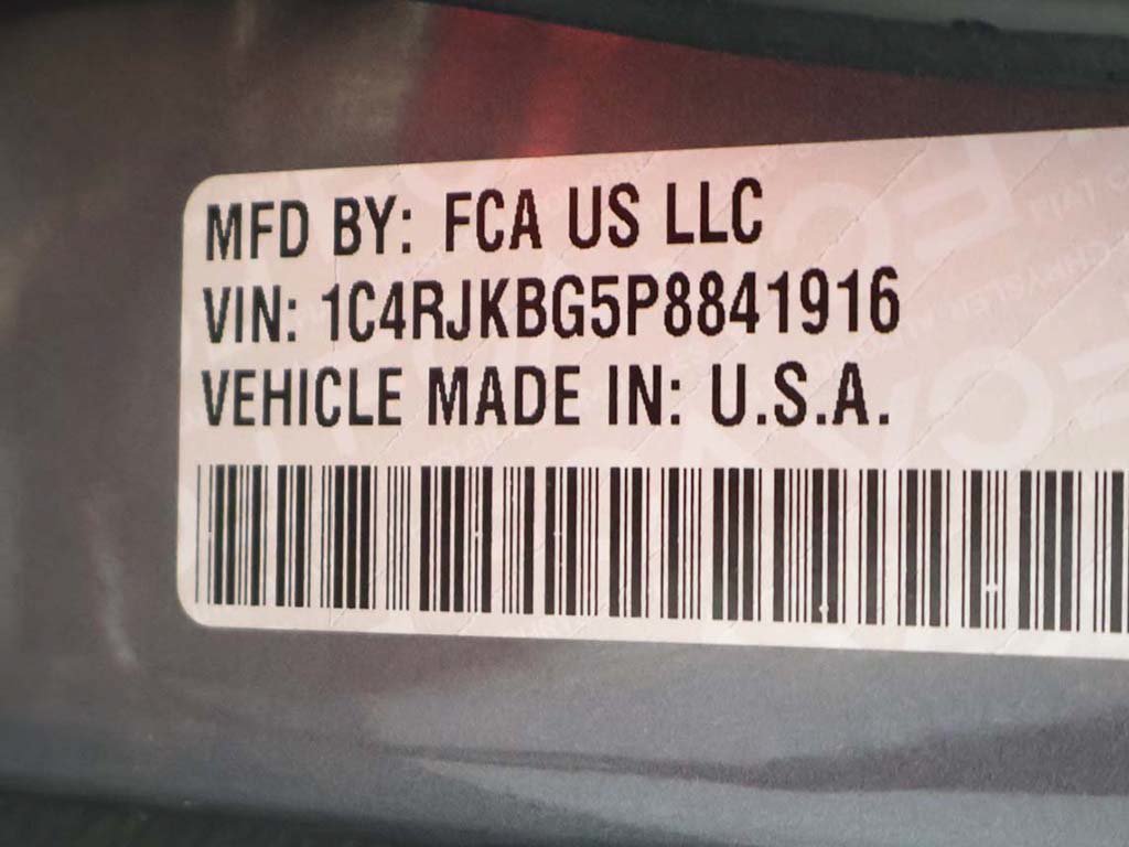 Used 2023 Jeep Grand Cherokee L Limited AWD/4WD image 54