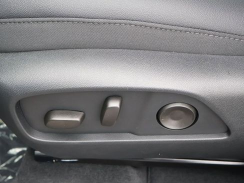 New 2026 Chevrolet Equinox LT w/ Convenience Package II FWD image 16
