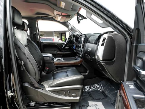 Used 2019 GMC Sierra 2500 SLT w/ Duramax Plus Package AWD/4WD image 29