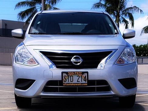 Used 2018 Nissan Versa SV FWD image 7