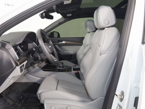 Used 2024 Audi Q5 e Premium Plus image 13