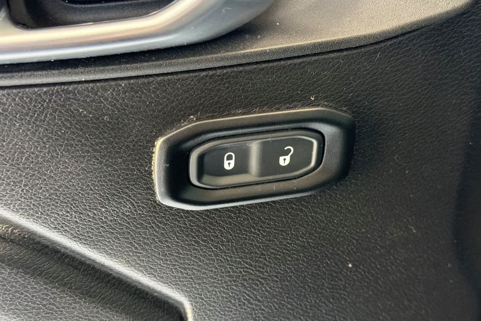 Used 2023 Jeep Wrangler Unlimited AWD/4WD image 13