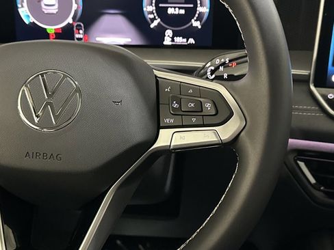 New 2026 Volkswagen Tiguan SE image 31