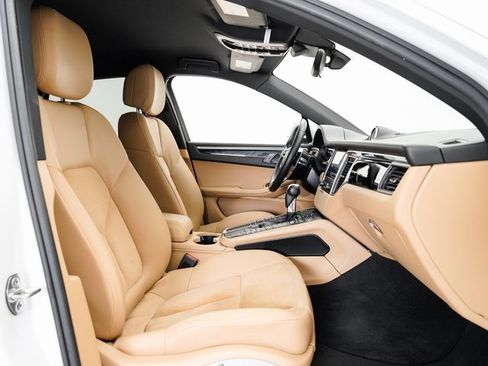 Used 2017 Porsche Macan image 23