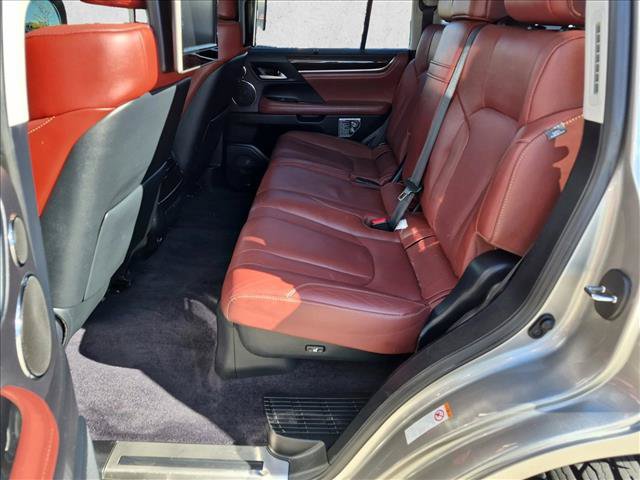 Used 2017 Lexus LX 570 4WD w/ Luxury Package image 21