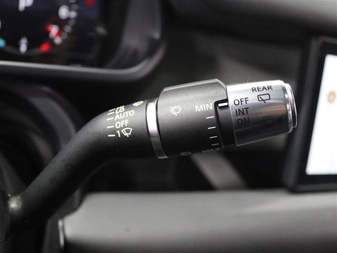 Used 2022 Land Rover Defender 110 X-Dynamic HSE image 38