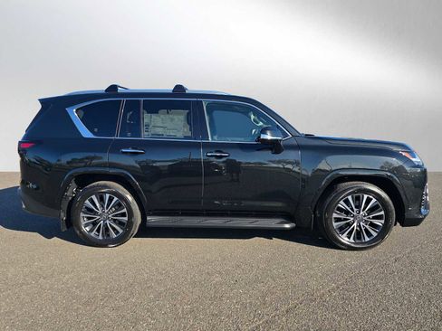 New 2025 Lexus LX 600 4WD w/ Premium Package image 2