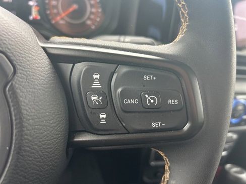 Used 2024 Jeep Gladiator Sport image 19