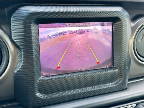 Used 2023 Jeep Wrangler Unlimited Sport image 13