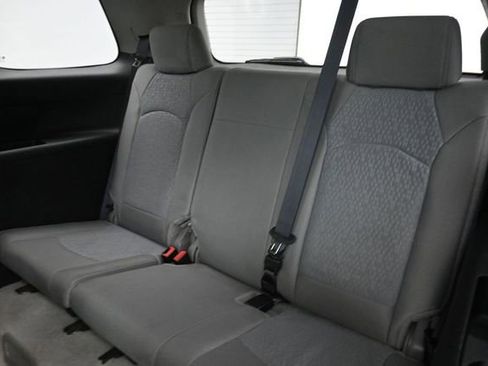 Used 2010 GMC Acadia SLE FWD image 19