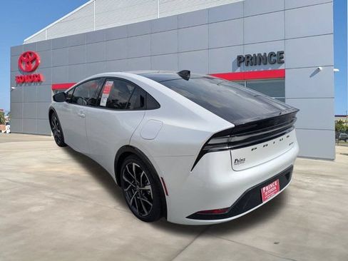 New 2026 Toyota Prius Plug-In Hybrid FWD image 5