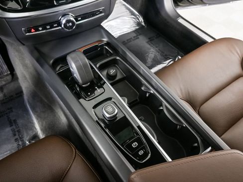 Certified 2025 Volvo V60 B5 Cross Country Plus image 18