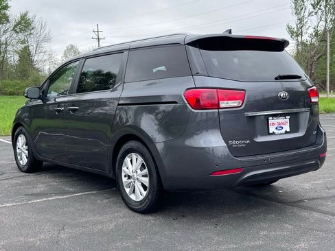 Used 2016 Kia Sedona LX w/ LX Convenience Package FWD image 11