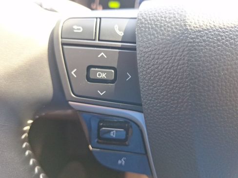 Used 2025 Toyota Camry SE FWD image 21