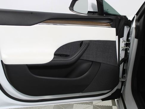 Used 2022 Tesla Model S image 6