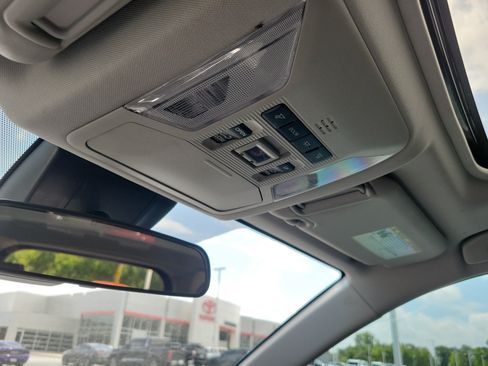 Certified 2022 Toyota RAV4 XLE w/ Convenience Package FWD image 31