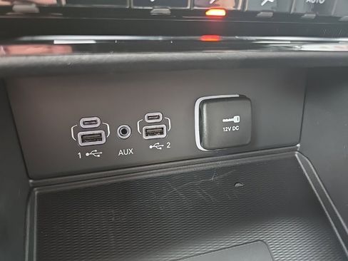 New 2025 Jeep Grand Cherokee L Limited w/ Luxury Tech Group II image 66