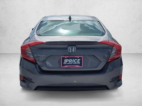 Used 2018 Honda Civic EX-T image 4