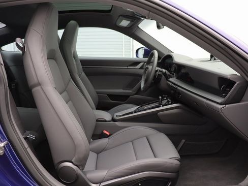 Used 2021 Porsche 911 Carrera S image 40