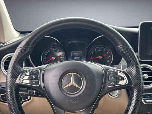 Used 2018 Mercedes-Benz GLC 300 4MATIC image 16