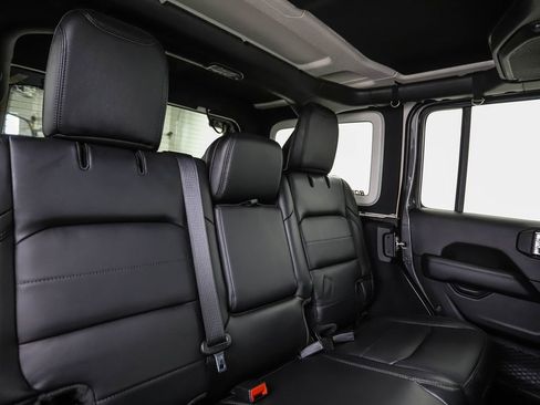 Used 2020 Jeep Wrangler Unlimited Sahara AWD/4WD image 27