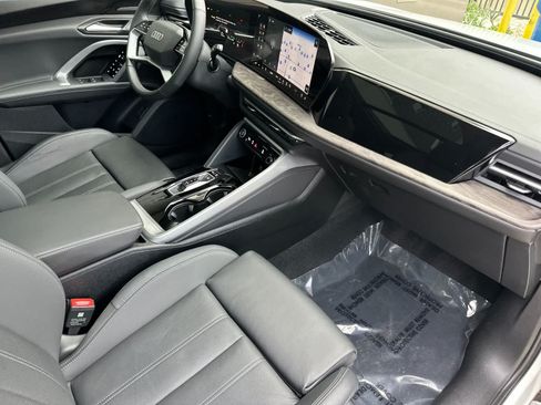 Used 2025 Audi Q5 Premium w/ Premium Plus AWD/4WD image 16