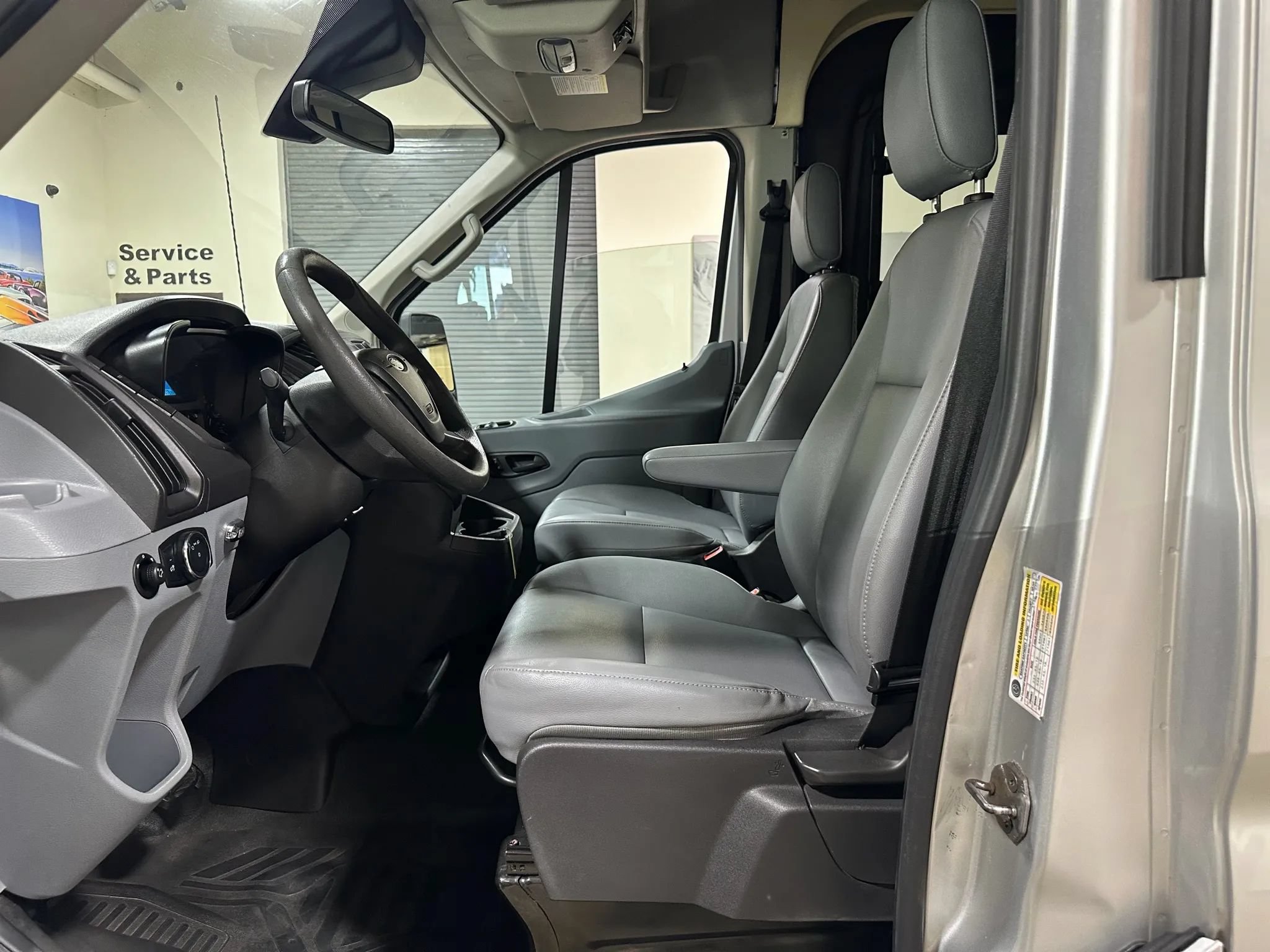 Used 2015 Ford Transit 250 148 Medium Roof RWD image 21